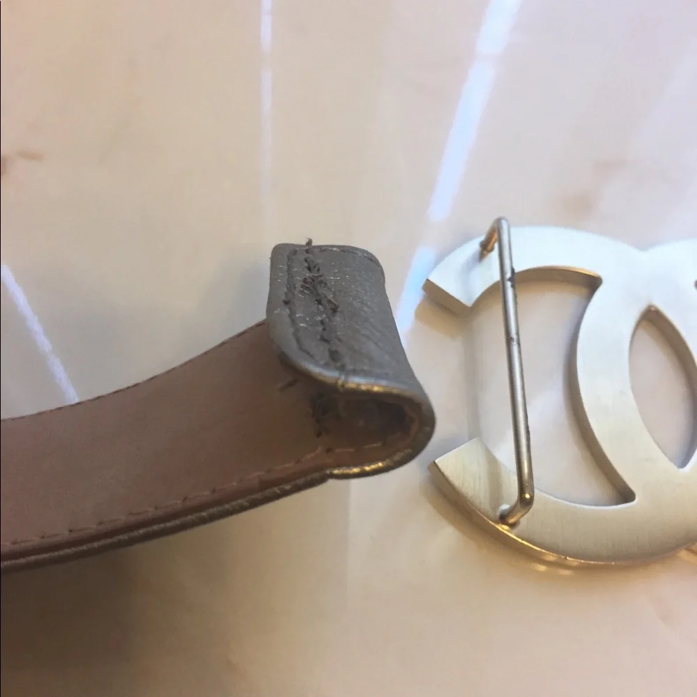 CHANEL Gold Metallic Belt - Picture 3 of 10